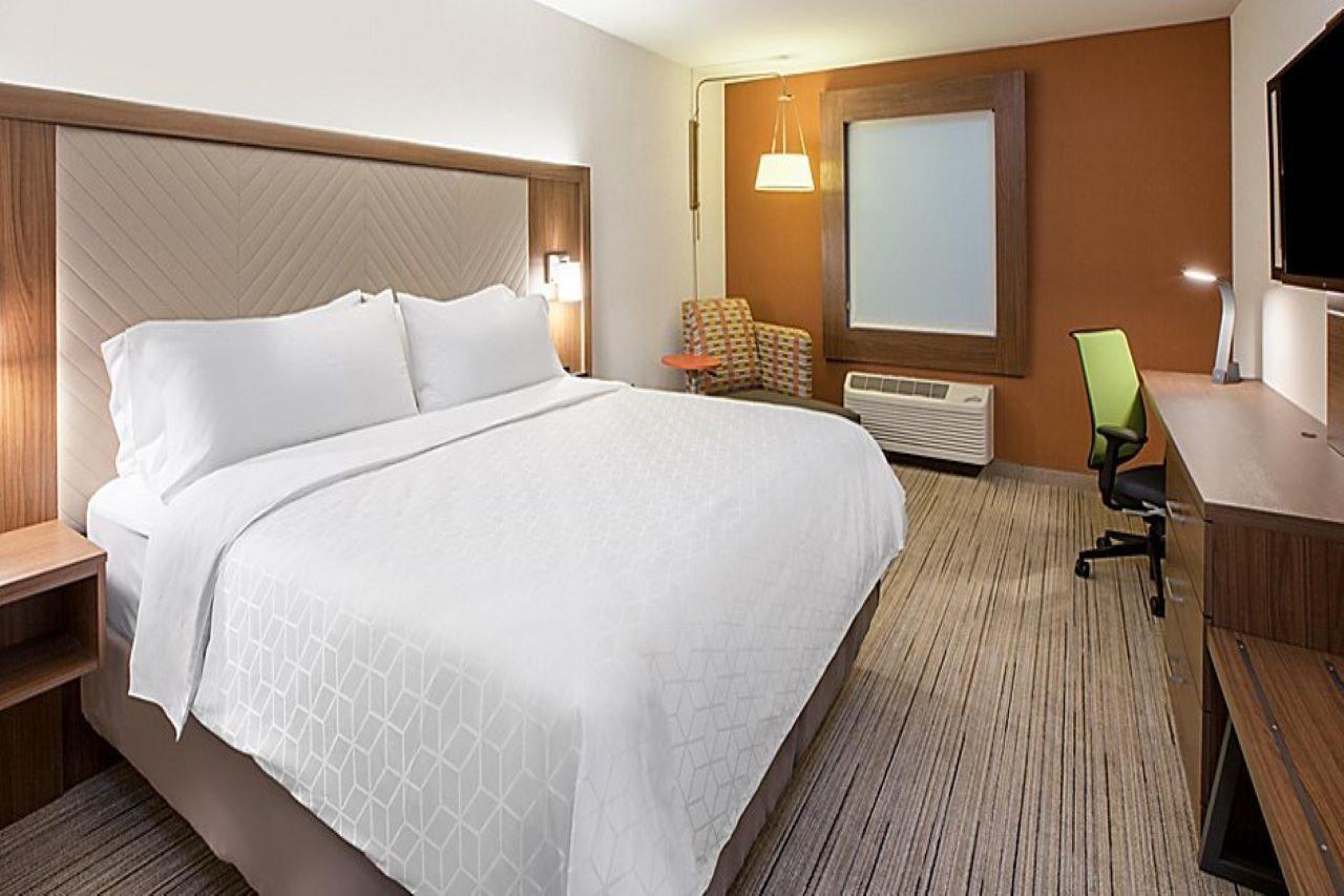 Holiday Inn Express - Anaheim West Exterior photo
