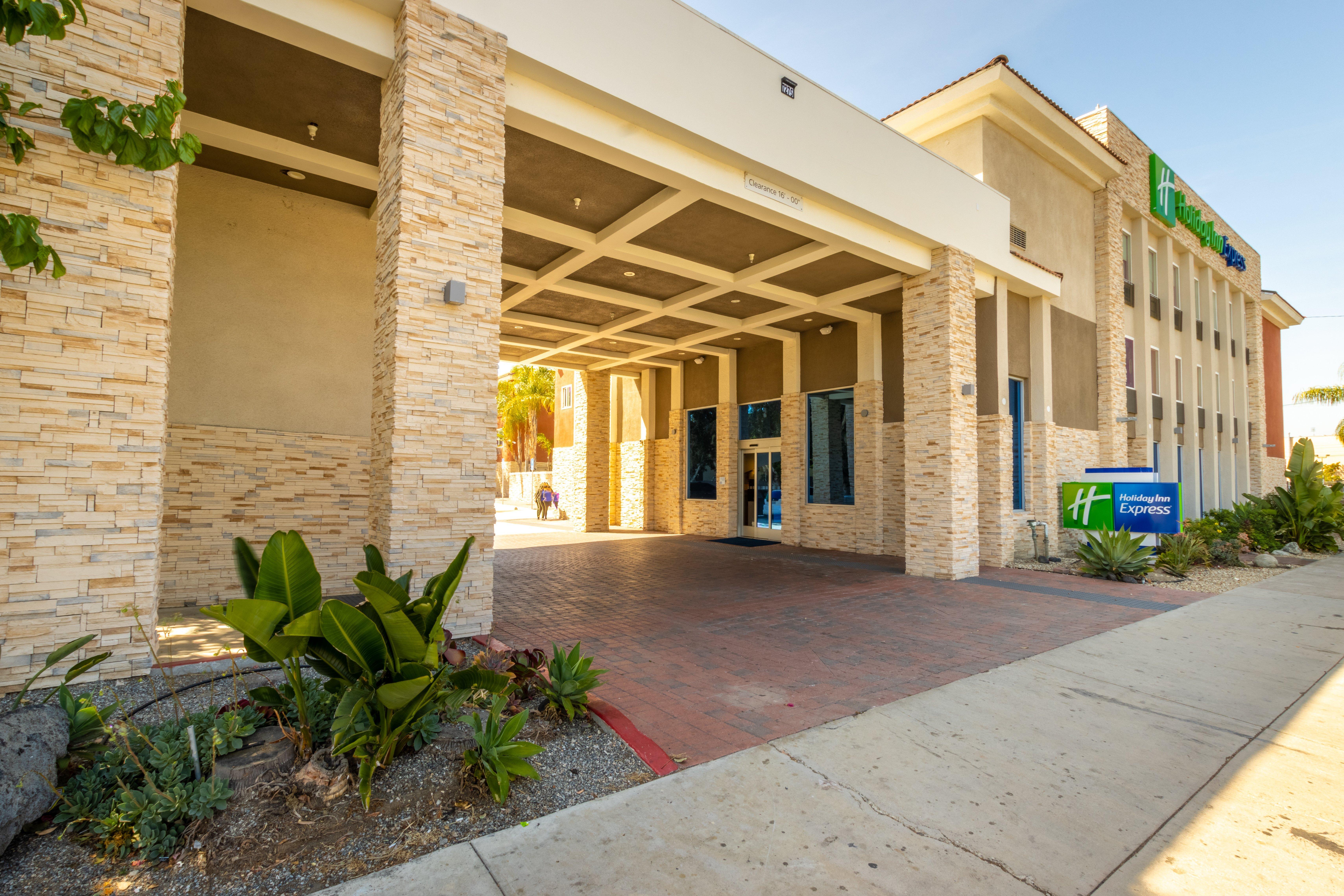 Holiday Inn Express - Anaheim West Exterior photo