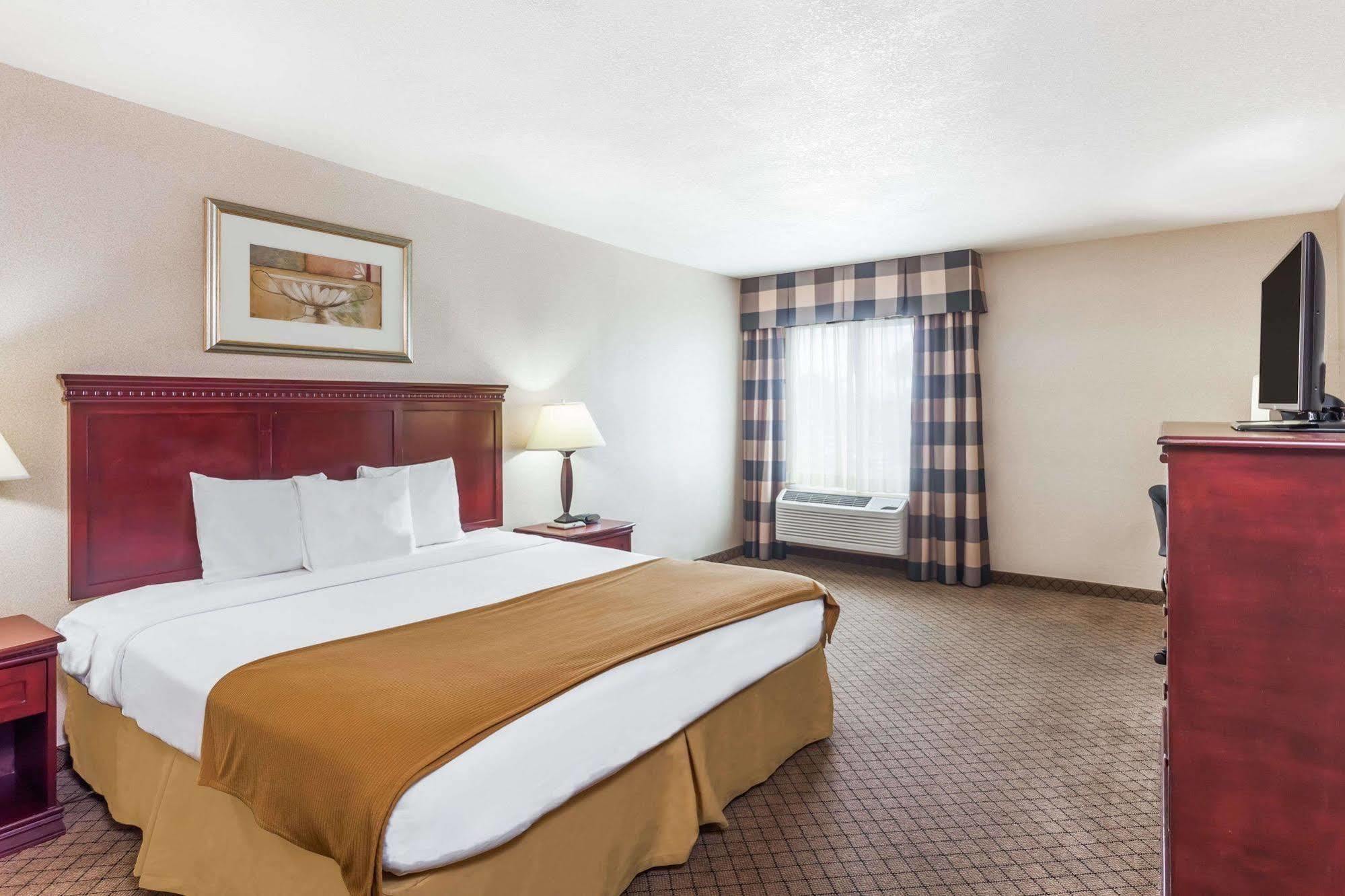 Holiday Inn Express - Anaheim West Exterior photo